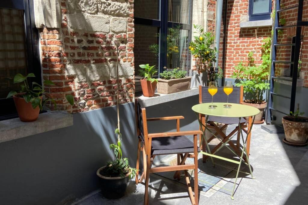 Duplex In Historical Centre With Private Courtyard Apartment Antwerpen Bagian luar foto
